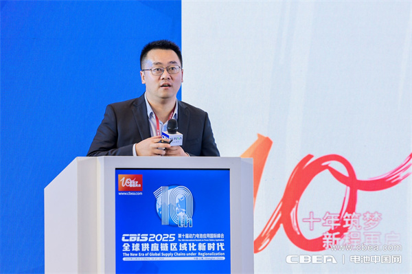 产业共振!大圆柱电池迎来“高光时刻” 产业共振!大圆柱电池迎来“高光时刻”